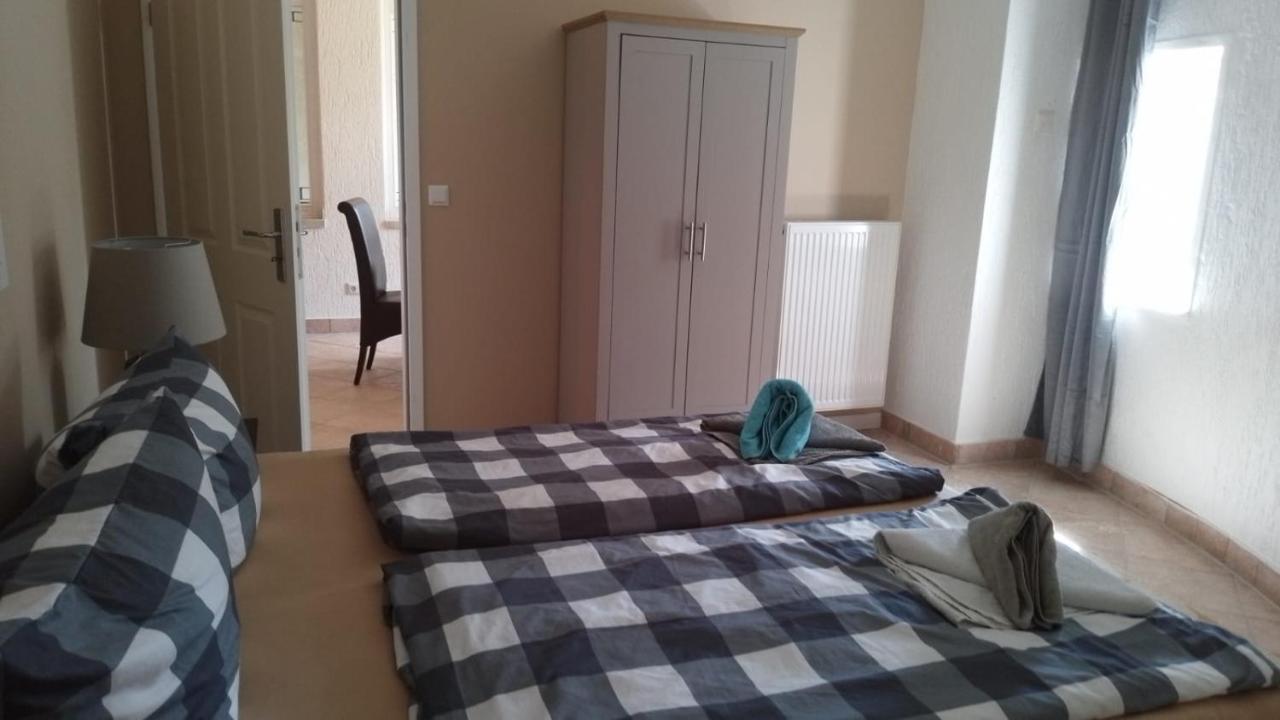 Ferienwohnung Mit Kamin Und Traumhafter Dachterrasse Mit Weitblick In Die Natur Neu Gaarz Esterno foto