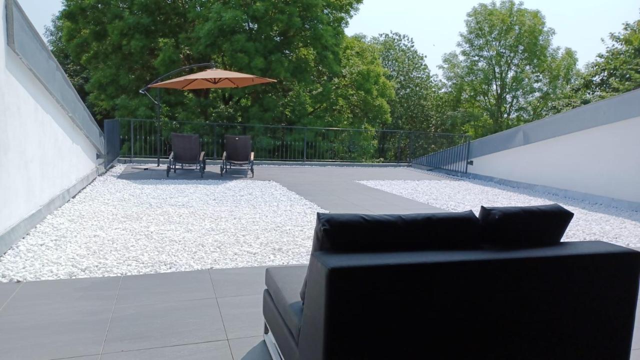 Ferienwohnung Mit Kamin Und Traumhafter Dachterrasse Mit Weitblick In Die Natur Neu Gaarz Esterno foto